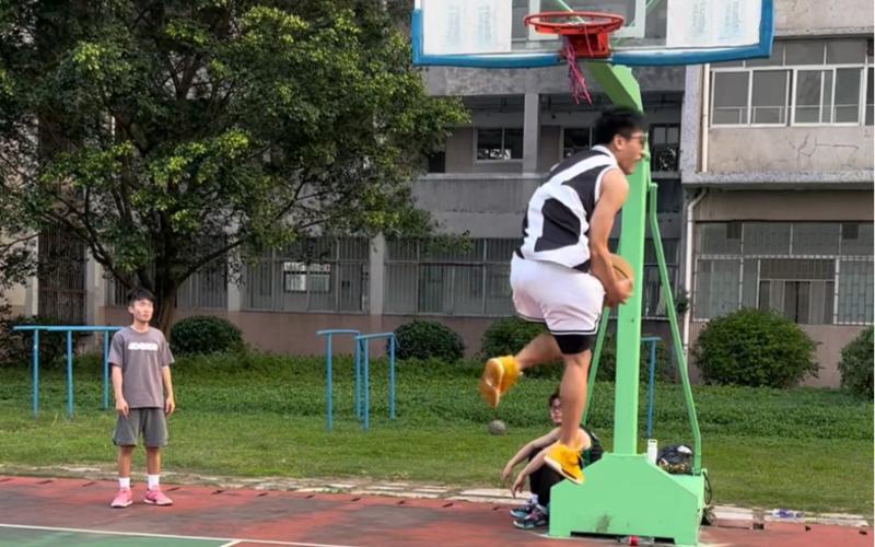 中稳步前行